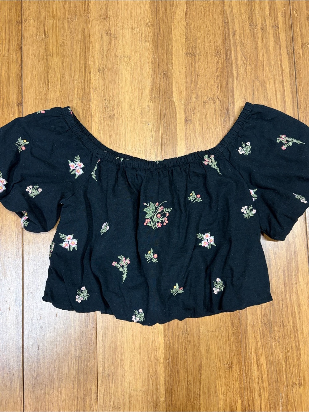 American Eagle Black Floral Off-Shoulder 100% Cotton Crop Top Size Small